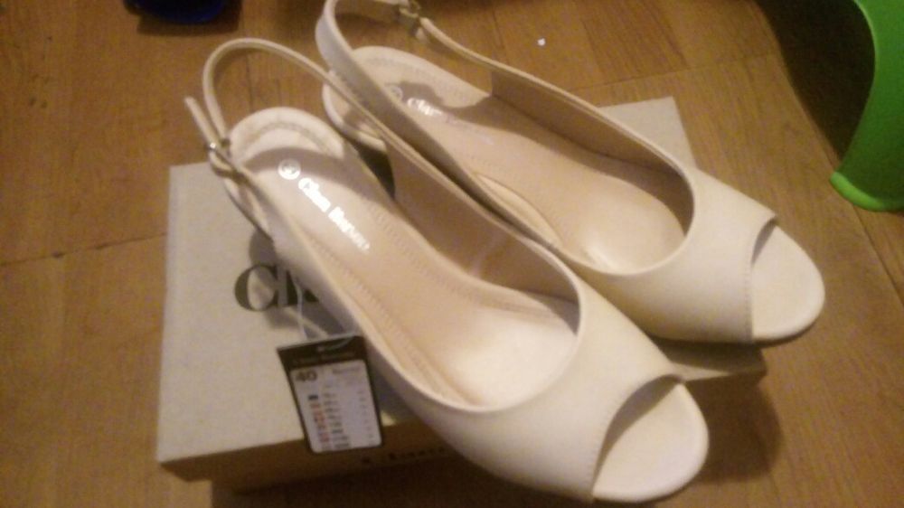Buty sandaly ccc. -50%. 39 40 wysylka