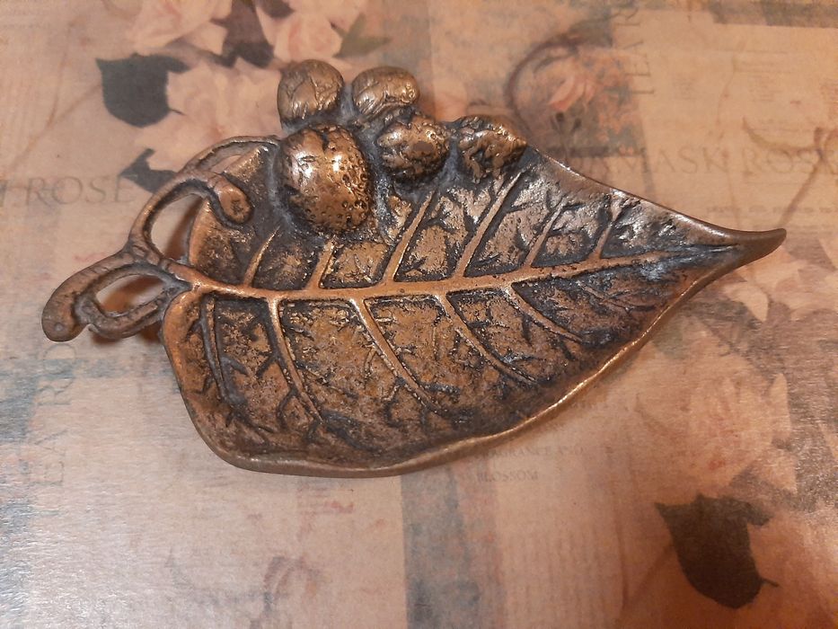 Cinzeiro Antigo Vintage forma de Folha - Bronze