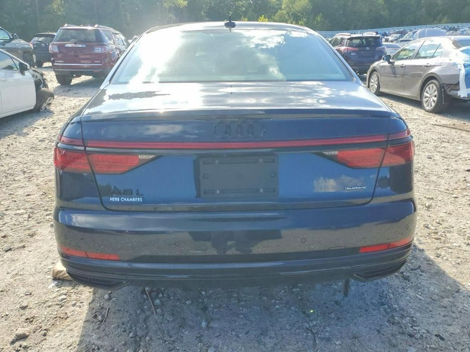 Audi A8 A8 L / 4.0 V8 / niski przebieg