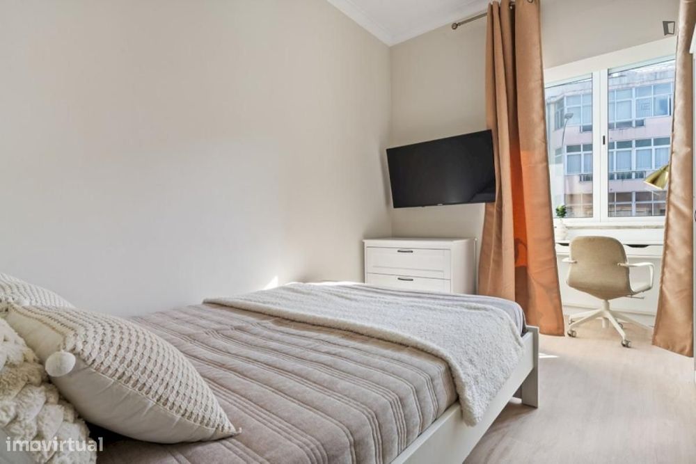 Quarto - localizado em Amadora Lisbon