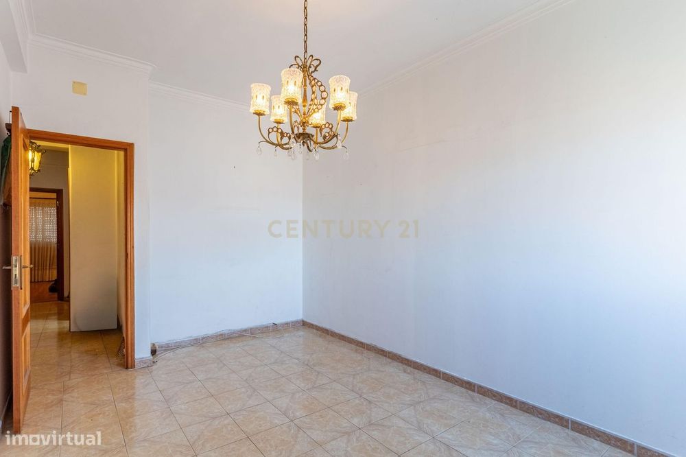 Apartamento T2 em Sacavém