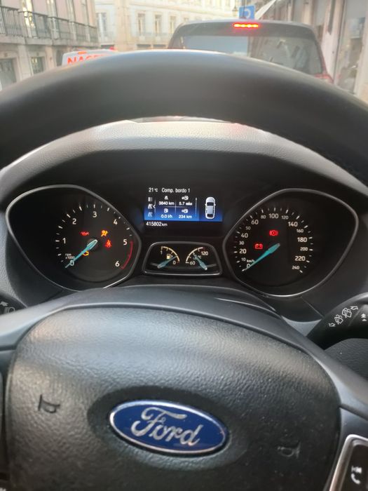 Ford focus 1.5 tdci — fotografia 4