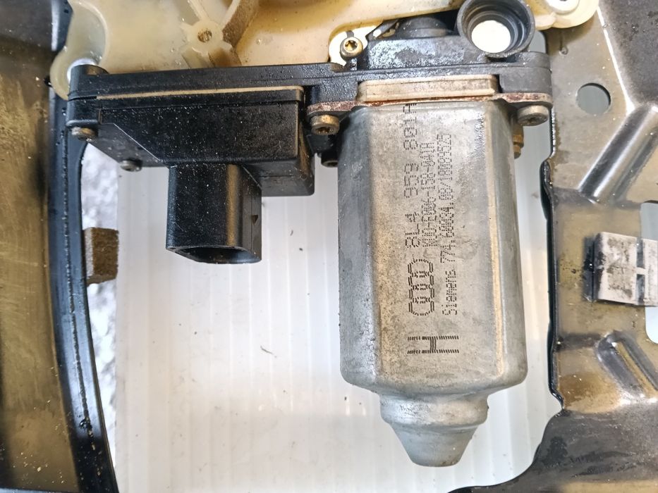 Elevador de Vidro Elétrico - Esquerdo - Audi A3 8L