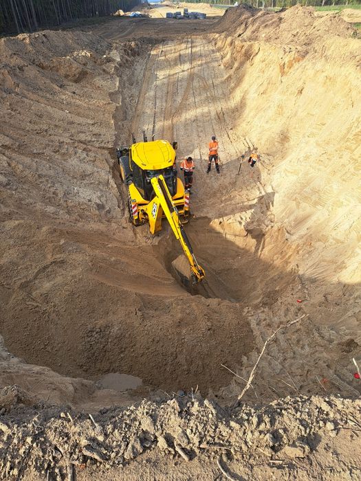 Przewierty Sterowane,Przeciski,Przyłącza Wod-Kan,Koparko-Ładowarka