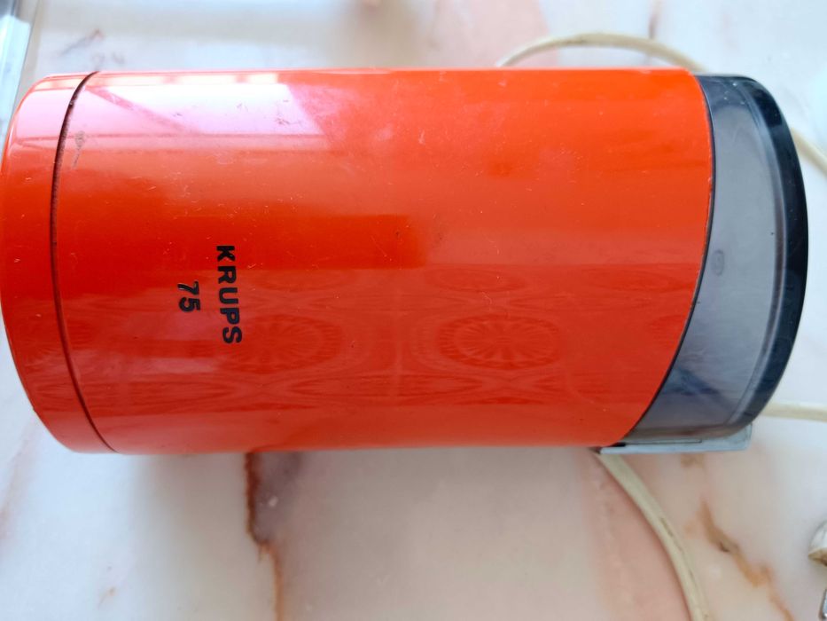 Varinha mágica + moinho de café + faca eléctrica