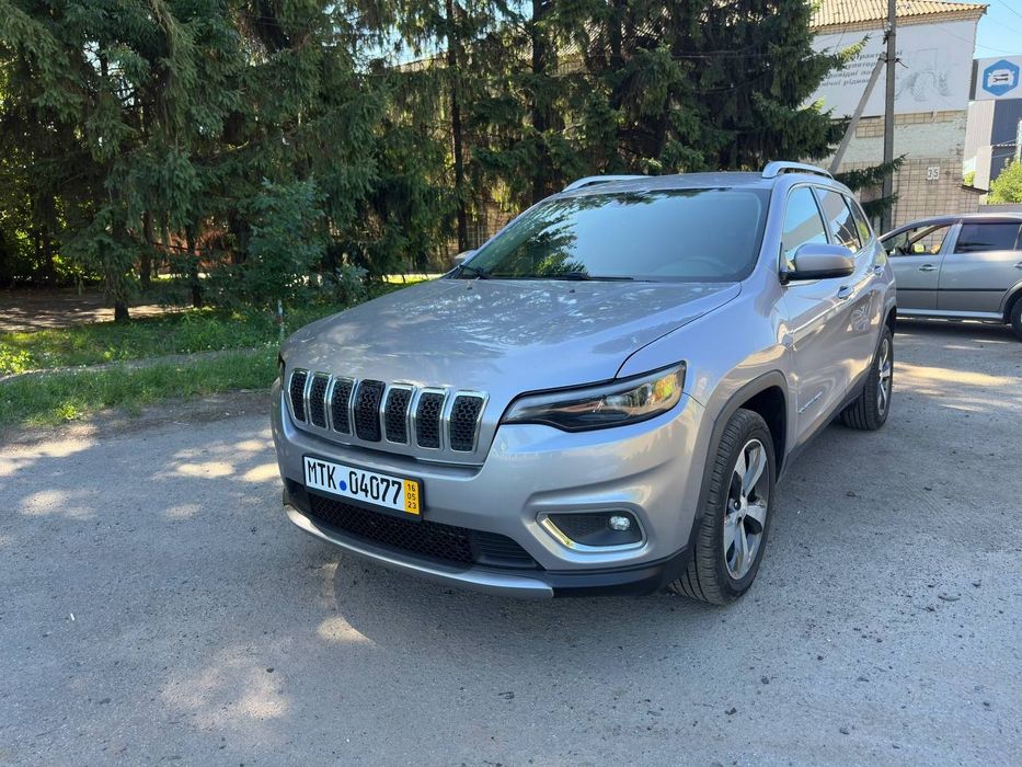 Джип черокі 2019року