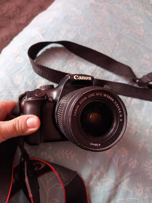 Фотоапарат профессиональной сьемки.   Cannon с чехлом