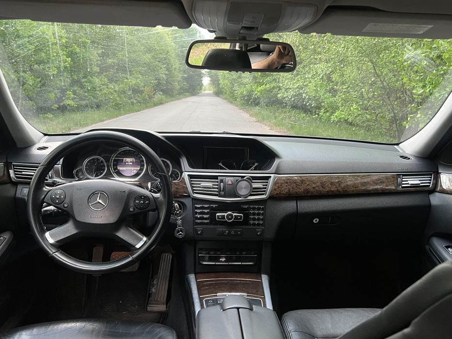 Продам Mercedes 212