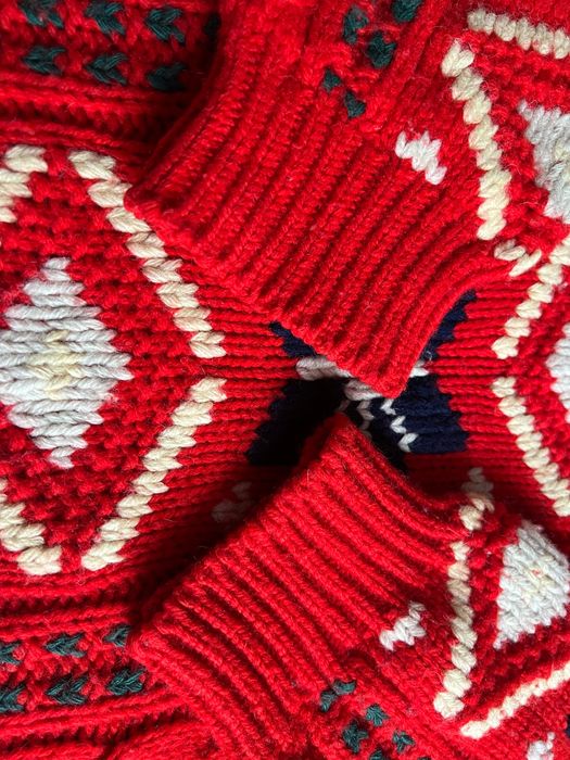 Новорічний светр з вовни преміальної якості