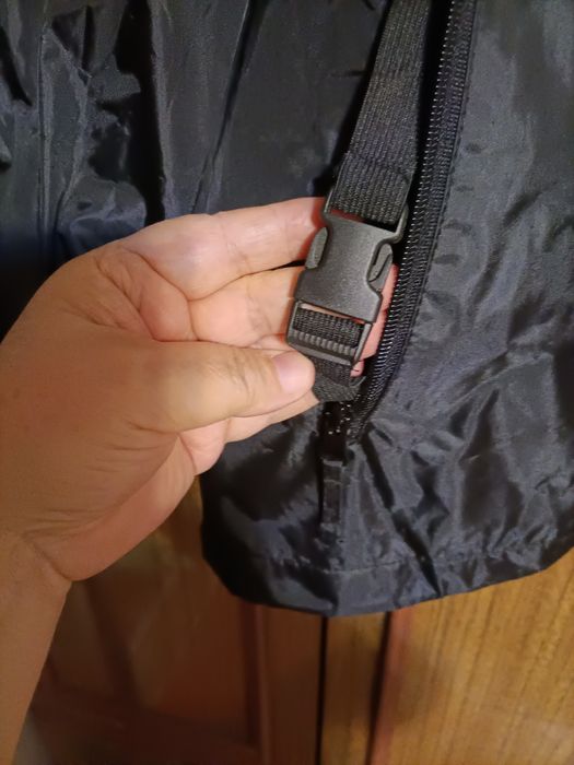 Куртка легка  XL