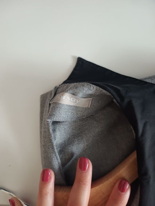 Elegancka ołówkowa sukienka orsay 34