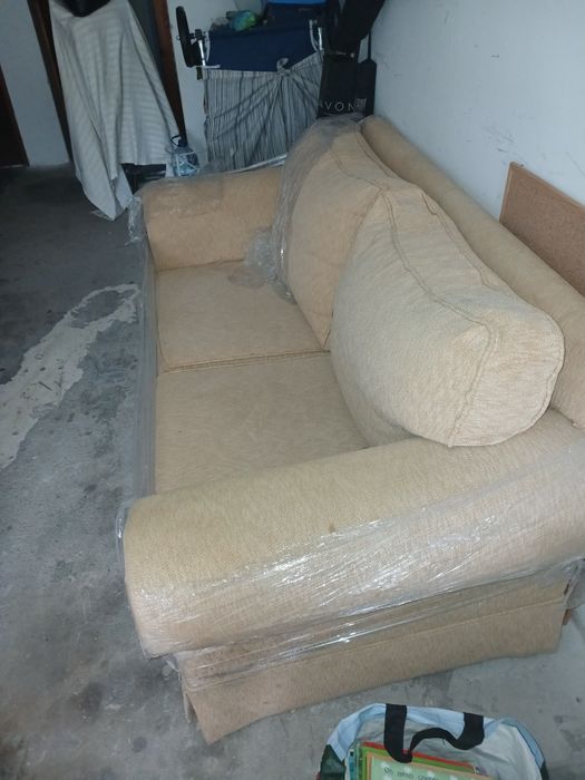 Sofa bege usado em bom estado