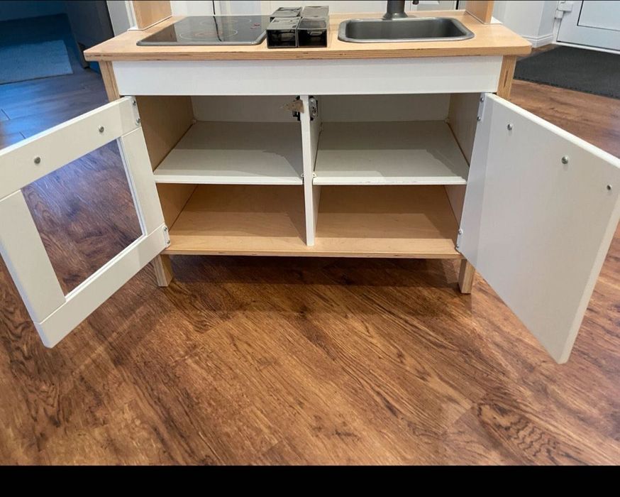 Продається дерев'яна дитяча кухня від  Ikeа,вживана в хорошому стані.