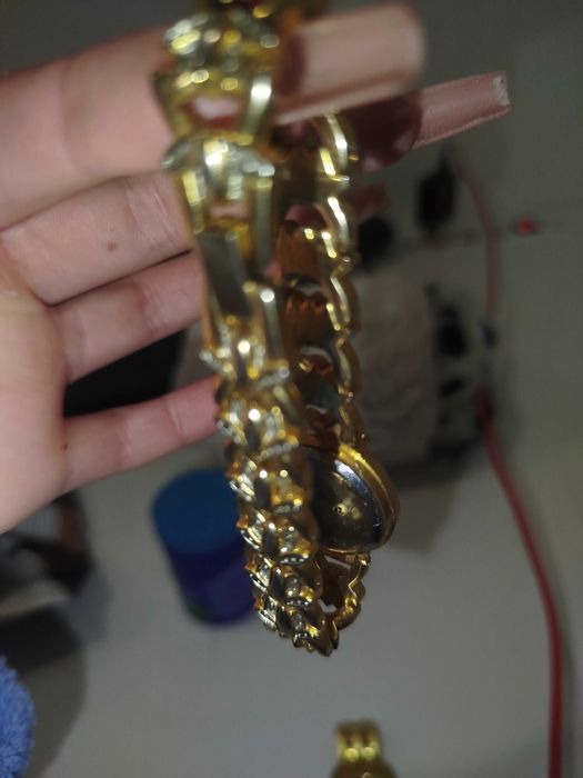 Relógios de Quartzo Dourados – Excelente Estado! Entrega Rápida