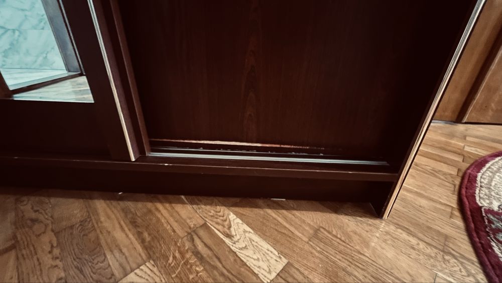 Шафа в спальню трьохдверна