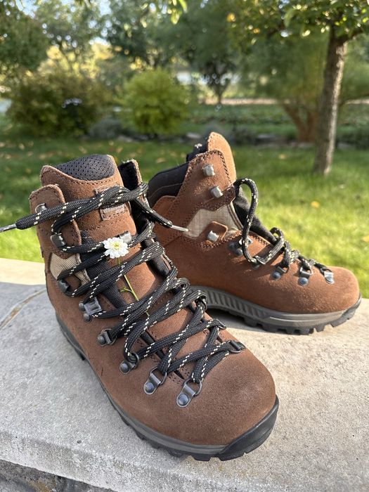 Alpina трекінгові черевики 36, в стані нових (Salewa, Lowa, Scarpa, Salomon)