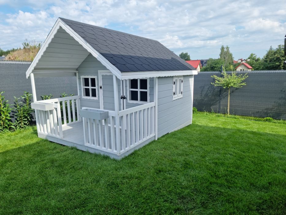 Duży masywny domek drewniany , dla Dzieci lub na działkę