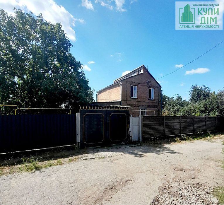 Продам будинок в на березі озера. с. Зелене Можна придбати за сертифікатом.