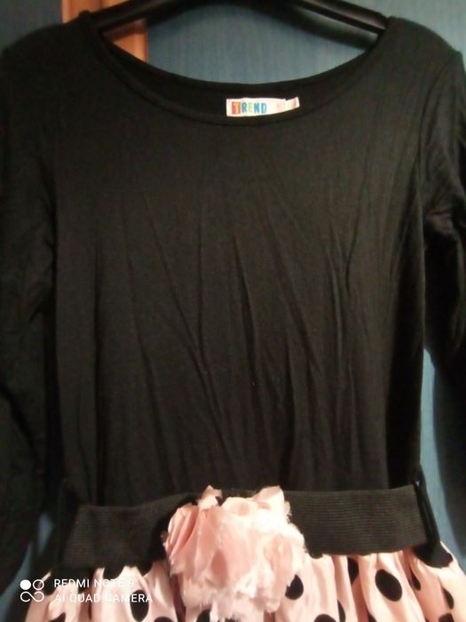 Sukienka dziewczęca.