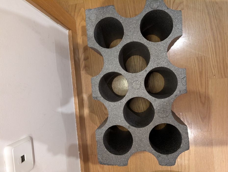 Garrafeira esferovite