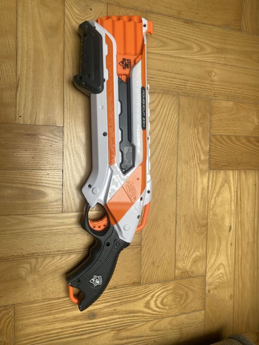 Pistolet nerf roughcut