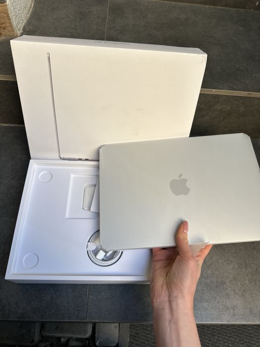 MacBook Air 13 Retina, with Apple M4, Silver, 256GB, 10 CPU / 8 GPU, 16GB RAM
