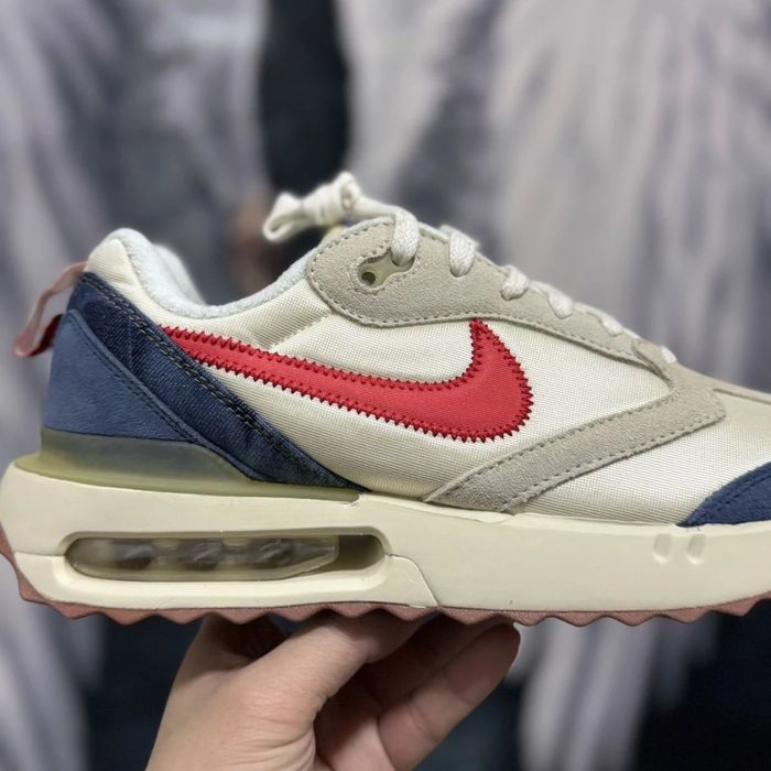 кроссовки Nike Air Max Dawn