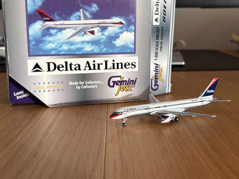 Miniatura Delta Air Lines Boeing 757-200