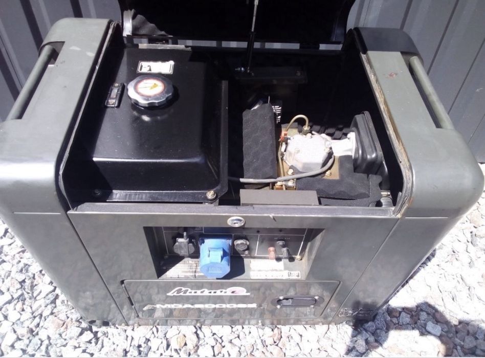 Продам дизельный генератор Matari MDA8000SE
