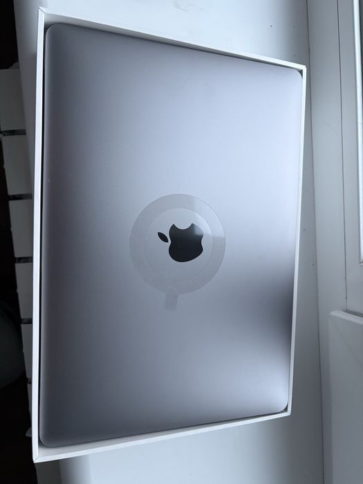 MacBook Air 13” 2020 Apple M1 / 8GB RAM / 256GB SSD