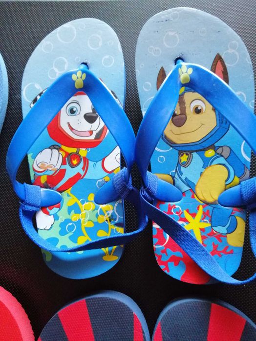 4 pares de chinelos, Mickey, t. 25/27 Novo