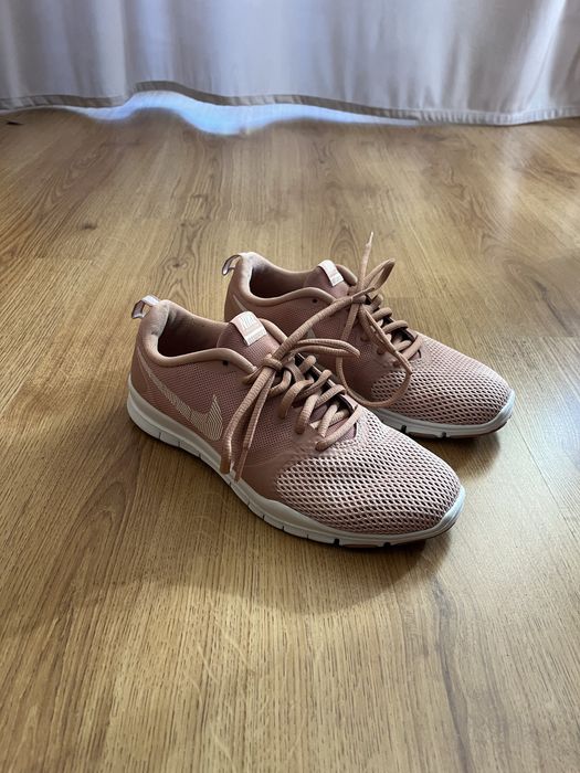 Nike Training Flex Essential Buty Damskie