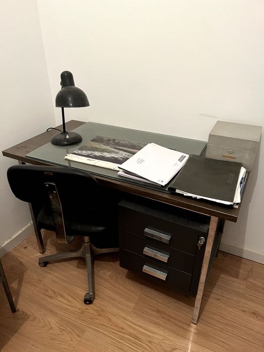 Conjunto secretária + Cadeira Handy