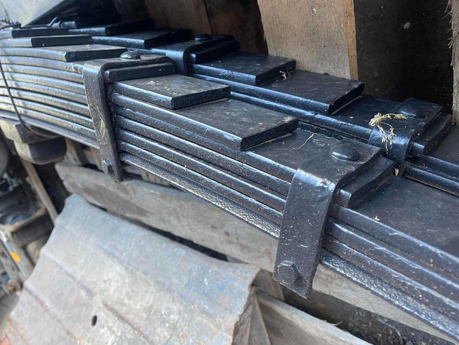 Продам ресору передню ЗІл-130