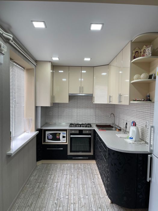 Здам двокімнатну квартиру, з новим ремонтом та меблями.