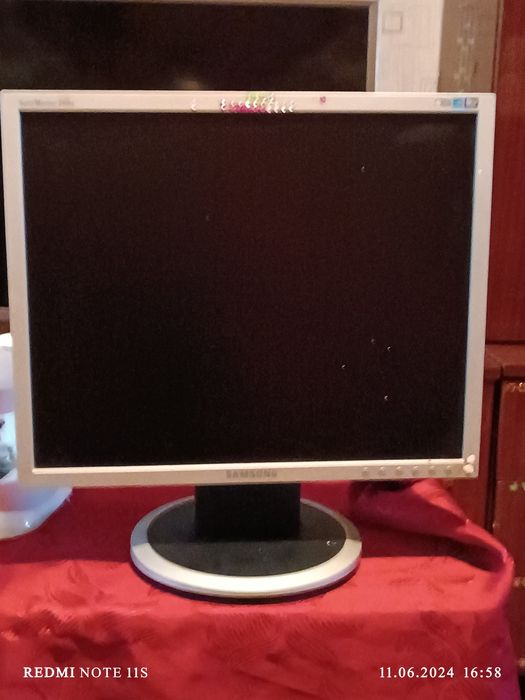 Монитор Самсунг.