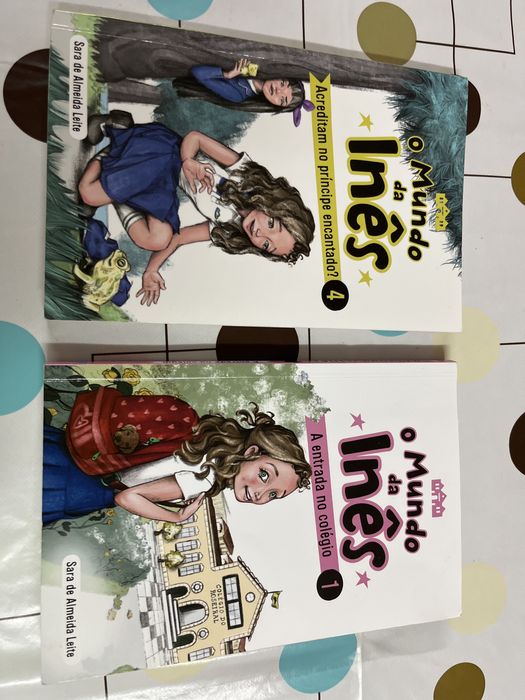 Livros coleção O mundo da Inês