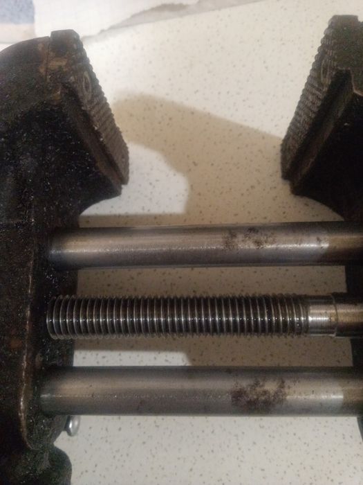 Тиски настольные СССР, чуть бу.