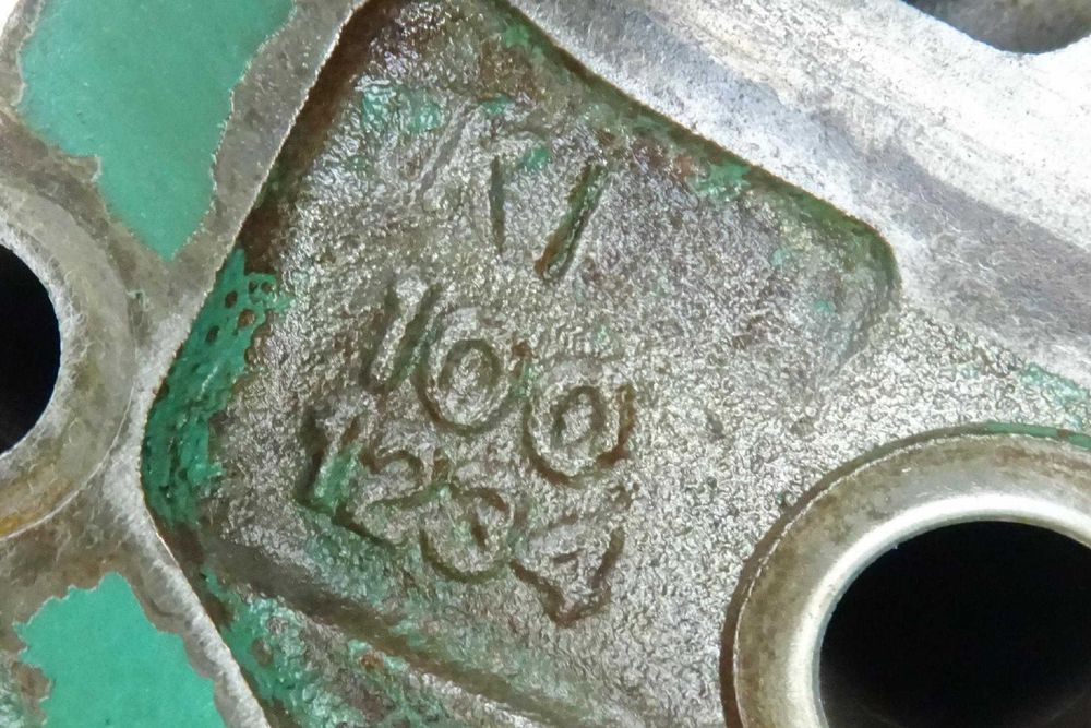 Głowica do silnika Volvo TD122. (Cylinder head Volvo TD122)