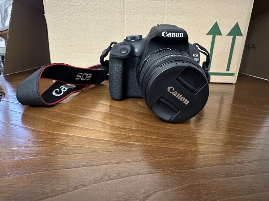 Canon EOS 2000D EF-S 18-55 IS II KIT