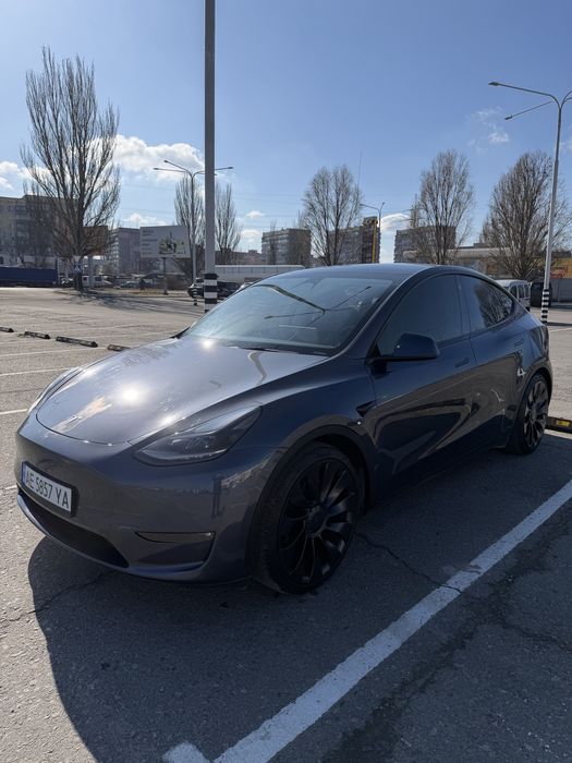 Tesla model Y Performance
