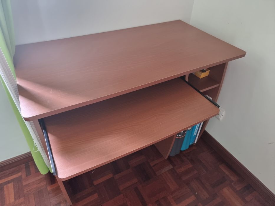 Secretária  (com arrumação)
