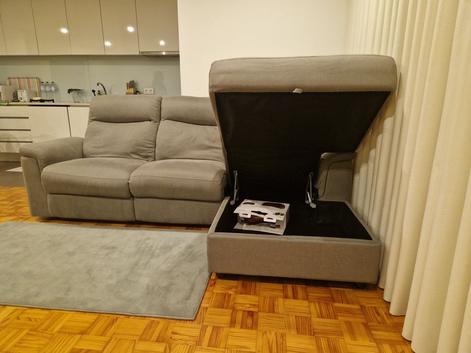 Sofá com chaise longue