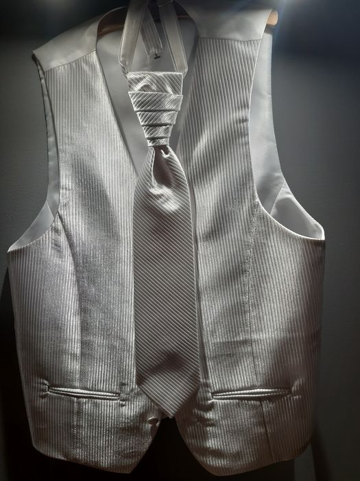 Kamizelka i krawat ślubny