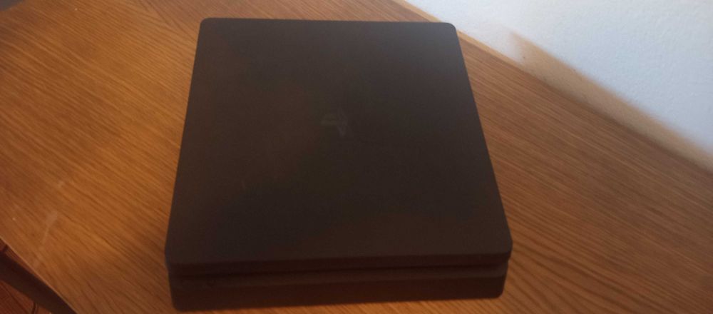 PlayStation 4 slim