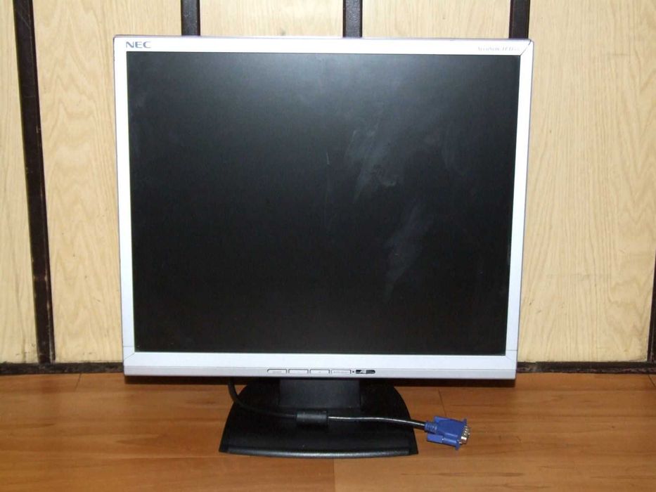 Monitor LCD NEC AccuSync 93V 19''