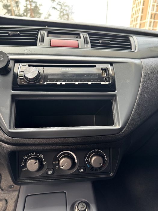 Mitsubishi Lancer ІХ 2006 рік рестайлінг! 1.6 бензин! Київ!