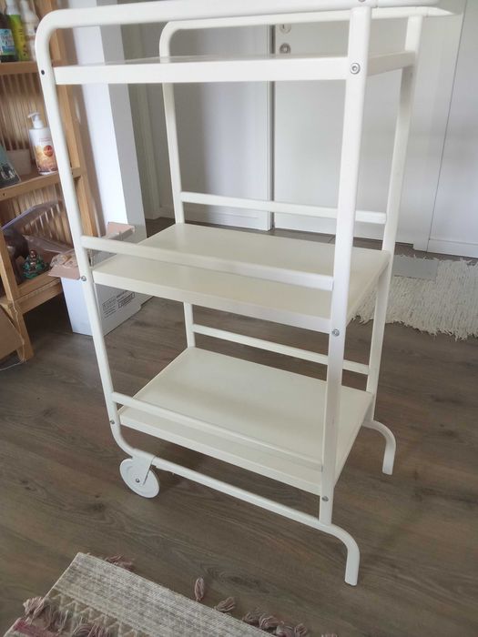 Móvel de cozinha para arrumação