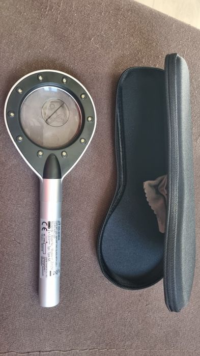 Лупа с подсветкой.