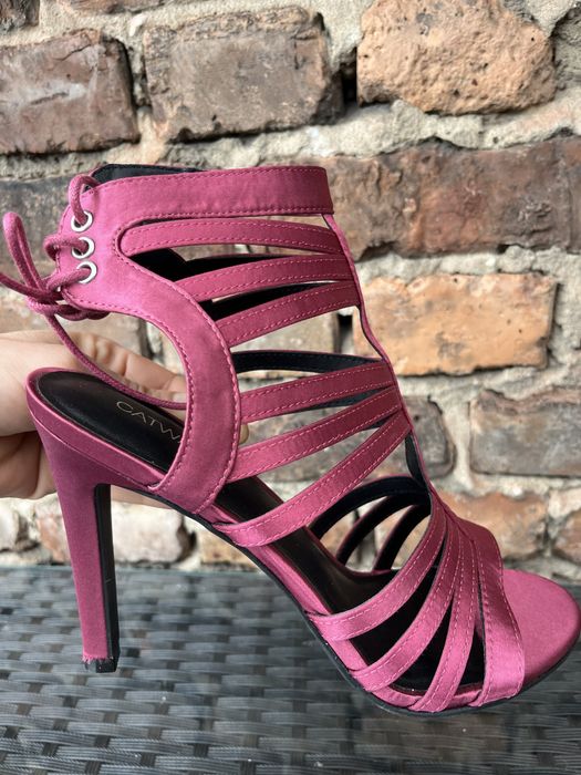 Sandały na obcasie boski kolor nowe 39 deichmann